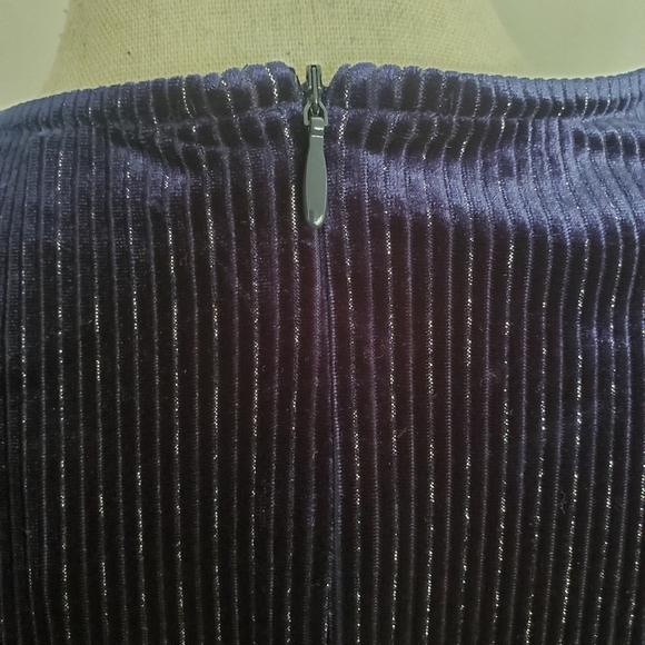 LDT Gillian Twist Front Stretch Velvet Dress - Picture 8 of 12